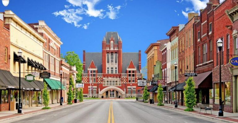 17 Quiet U.S. Towns Perfect For A Creative Weekend Escape
