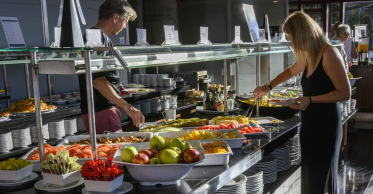 17 Things Hotel Guests Should Never Eat at the Breakfast Buffet