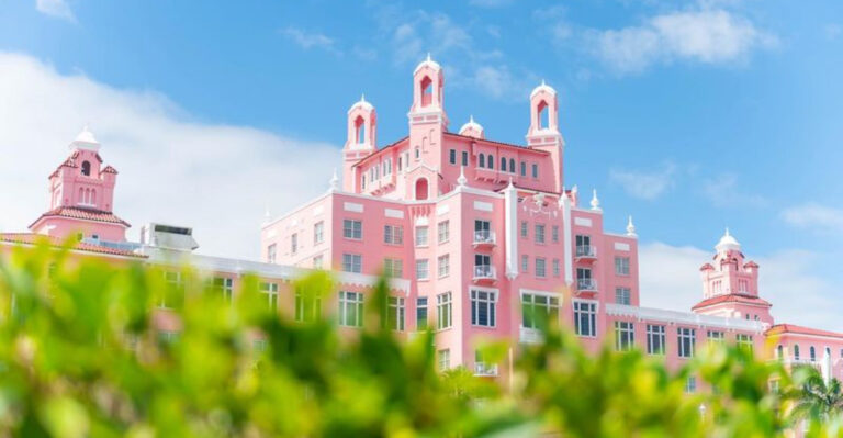 17 Unique Resorts In Florida Worth Staying At