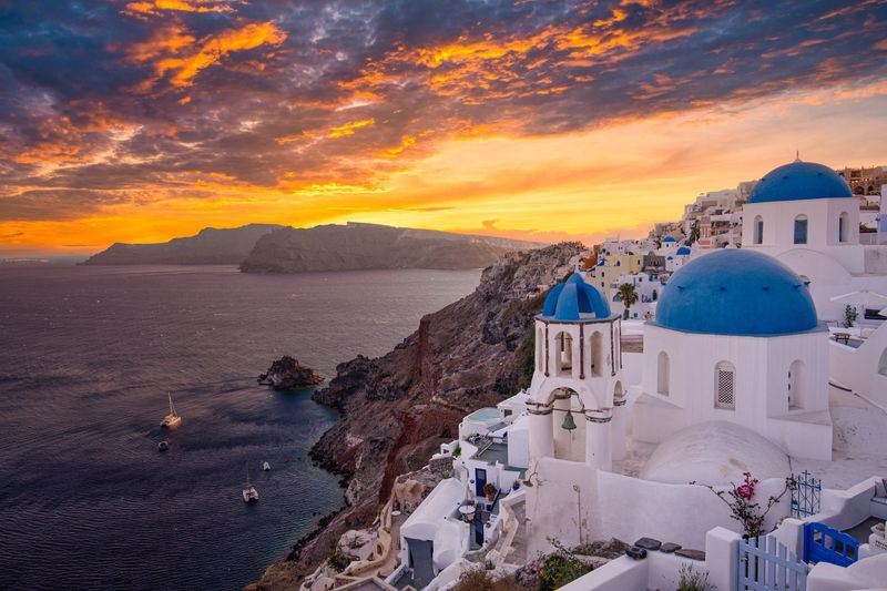 Santorini: The Postcard-Perfect Volcanic Wonder