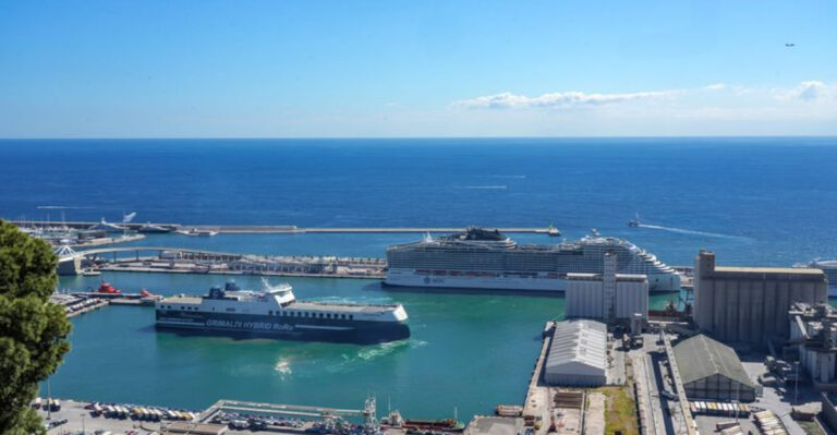 After 8 Years Working On Cruise Ships, These 6 Habits Still Stick With Me Every Trip