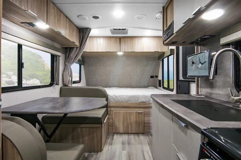 Winnebago Micro Minnie: Small Package, Big Adventure