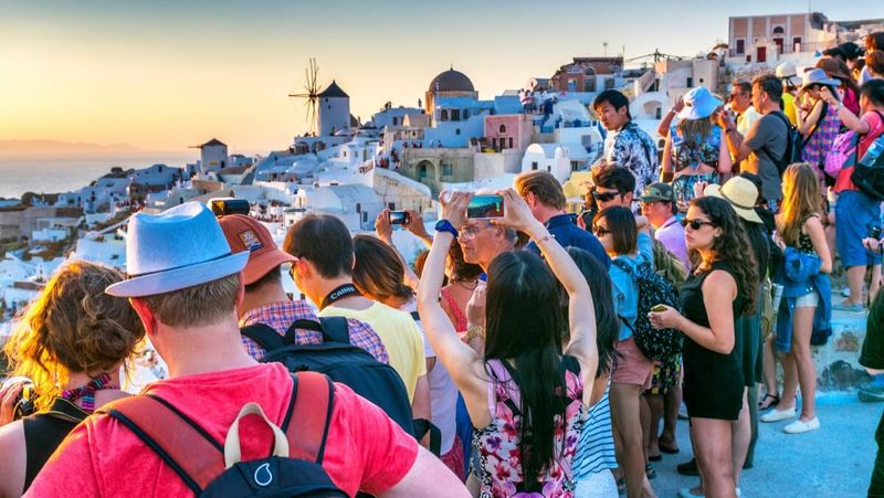 Disappointing Crowds in Santorini (Avoid Next Time)