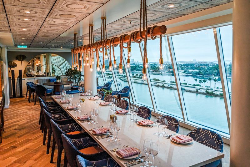Dine During Off-Peak Hours