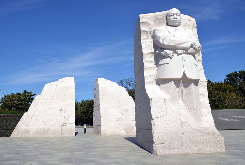 Washington DC's Monuments and Movements