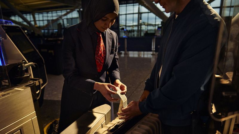 Smart Luggage with Non-Removable Battery
