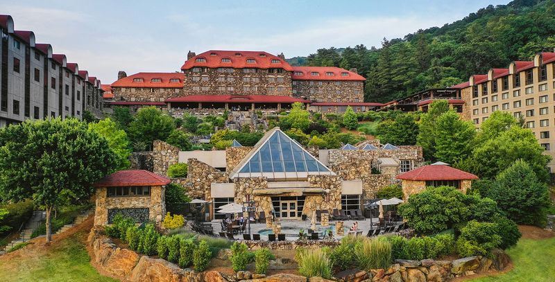 Stay In A Cozy Cabin Or Boutique Hotel In The Mountains