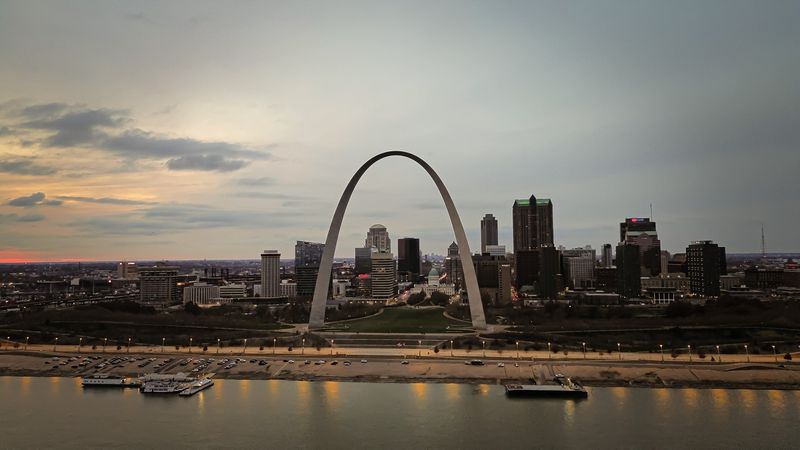 The Gateway Arch: St. Louis' Gleaming Curve