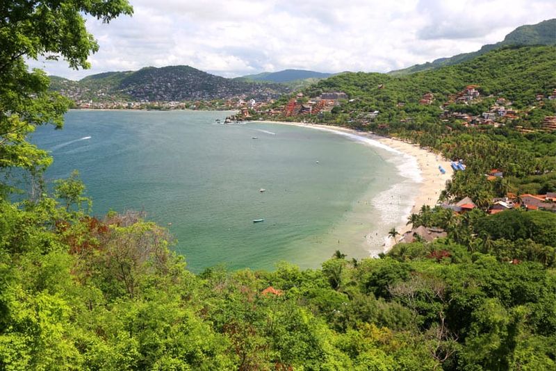 Playa la Ropa, Zihuatanejo