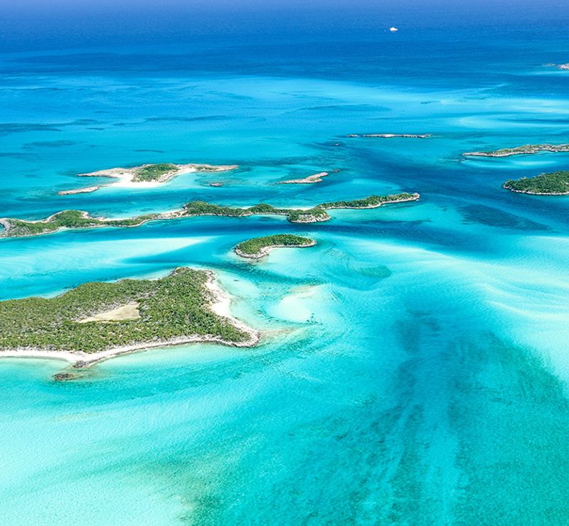 Bahamas: Island Paradise Just Offshore