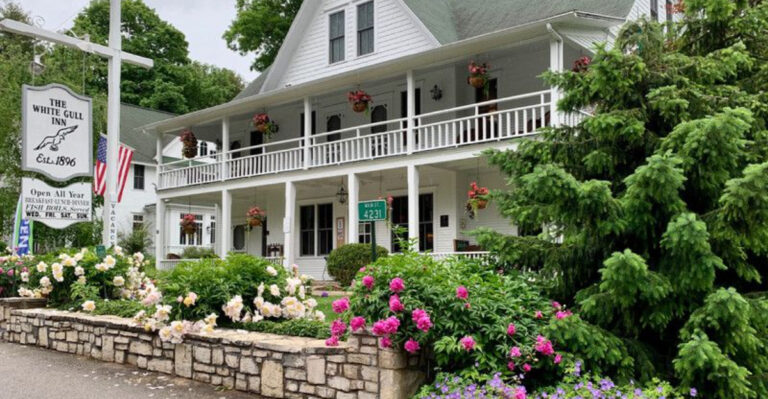 Charming Small Town Restaurants Worth The Drive In All 50 States