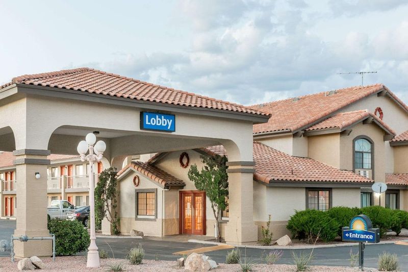 Unimpressive Chain Hotels: Days Inn