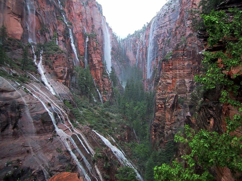 Zion: Deadly Flash Floods in Narrow Canyons