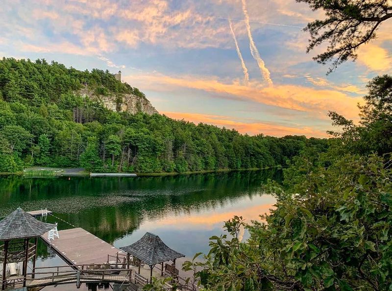 Lakeside Tranquility at Forest Haven Retreat