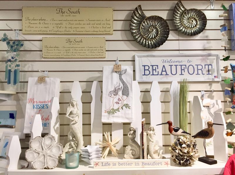 Shopping Along Bay Street's Tourist-Focused Boutiques