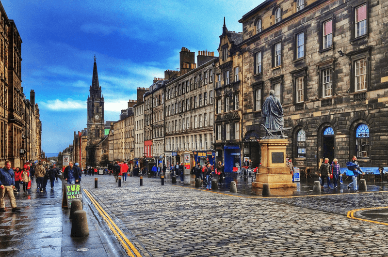 Wander Through Edinburgh's Old Town