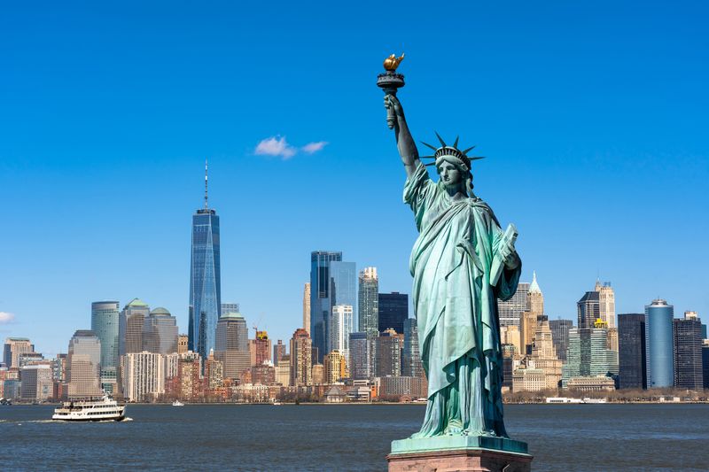 CD Hustles & Times Square Costume Scams – New York City, USA