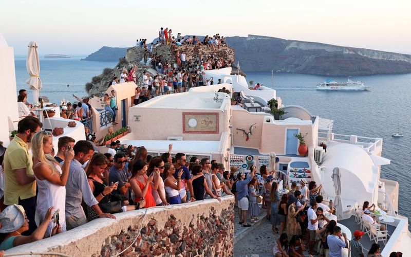 Santorini: Overcrowded Perfection