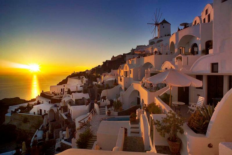 Santorini Oia Sunsets – Santorini, Greece