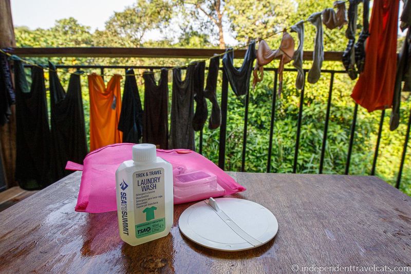Mini Laundry Kit (Soap Sheets + Sink Stopper)
