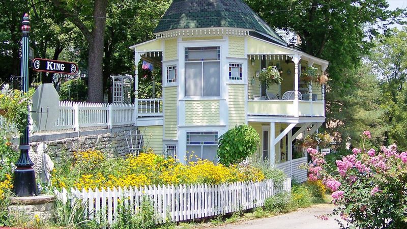 Eureka Springs Hideaway