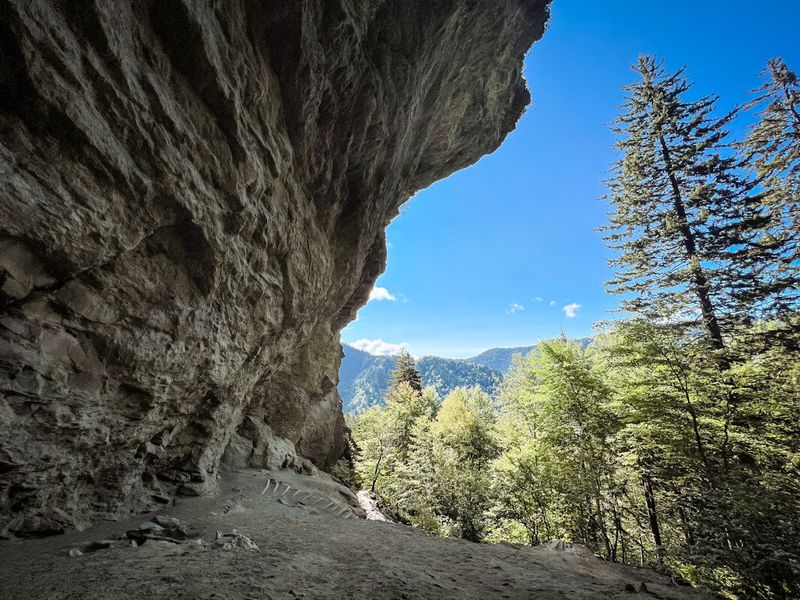 Hike to Alum Cave Bluffs