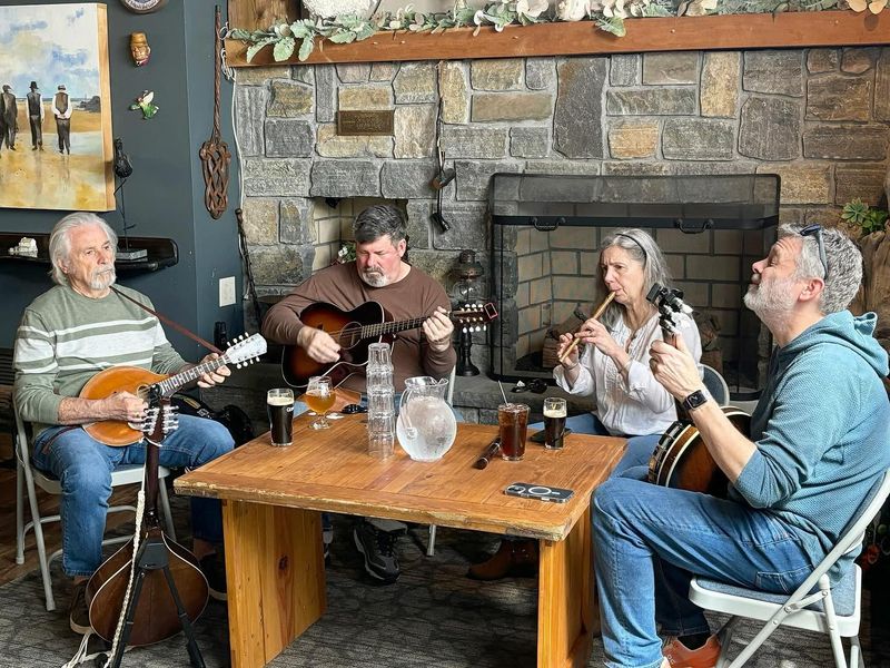 Attend A Traditional Irish Music Session