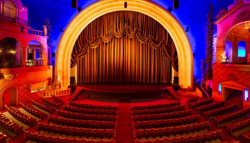 See A film At A Historic Parisian Cinema