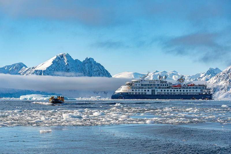 Antarctic Cruise With Glacial Landings