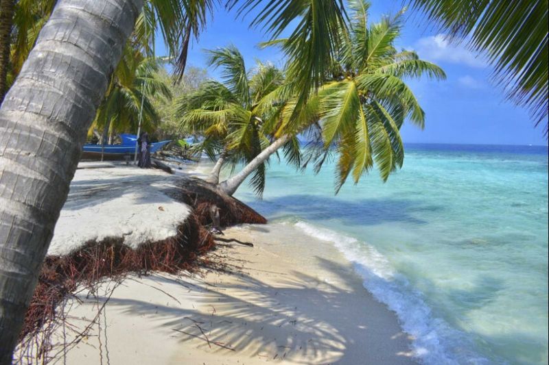 Huvadhu Atoll: Maldives' Southern Treasure
