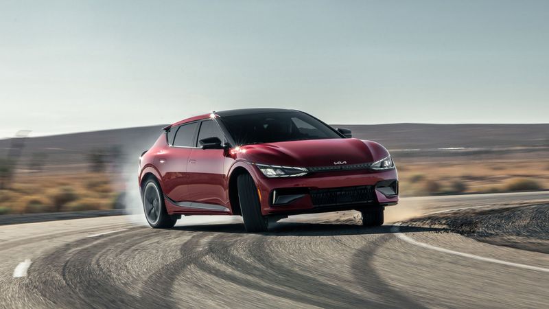 Kia EV6 GT: Sporty Long-Distance Runner