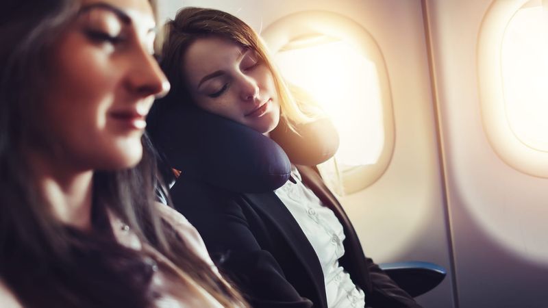 Not adjusting to destination time zone during flight