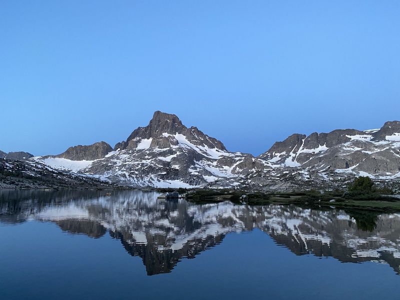 Thousand Island Lake's Hidden Shores