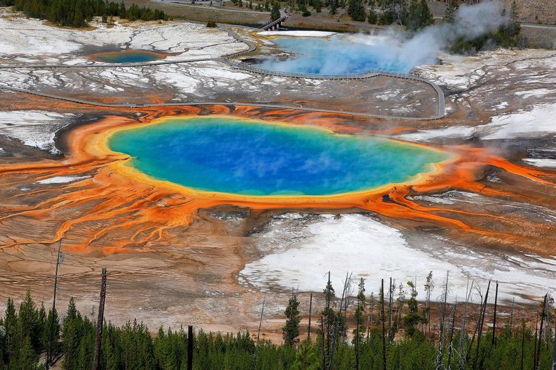 Yellowstone: America's Wild Wonderland