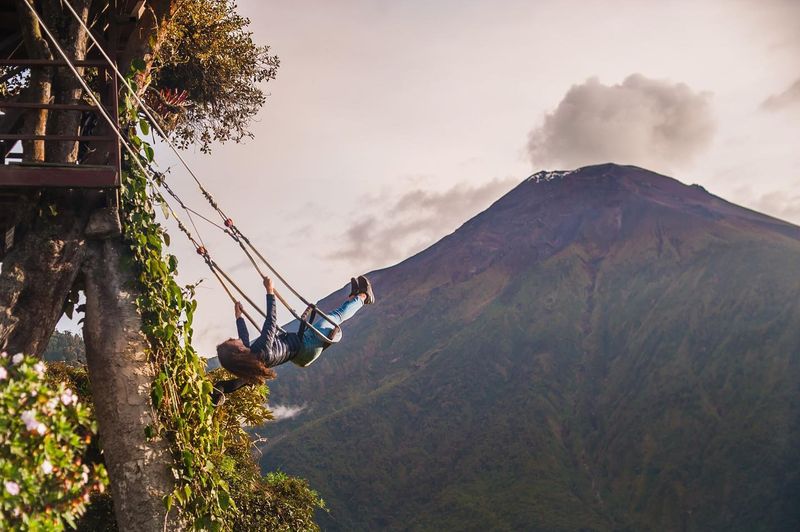 Swing at the End of the World, Ecuador