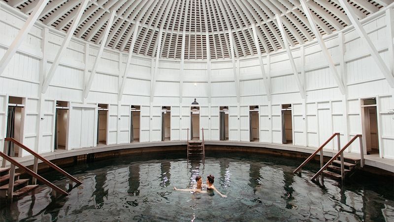 Mountain Hot Springs Retreats Near Warm Springs