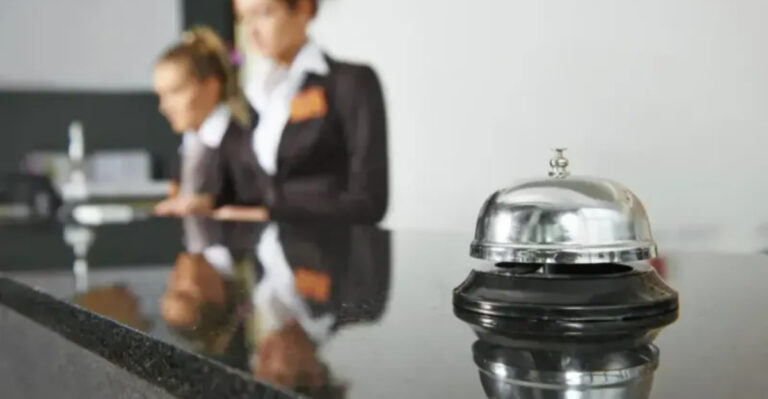 Hotel Insiders Share 12 Green Flags Guests Do + 3 Blunders They Avoid