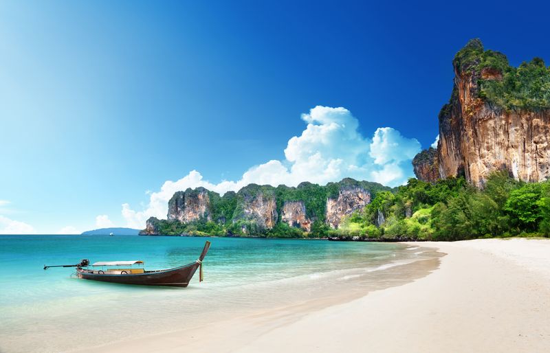 Thailand: The Solo Traveler's Training Wheels