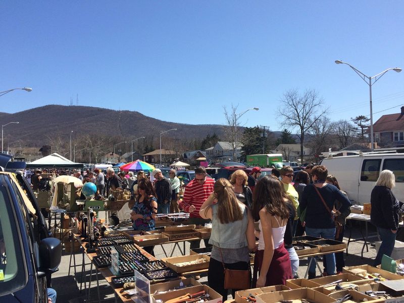 Unique Flea Markets and Vintage Finds