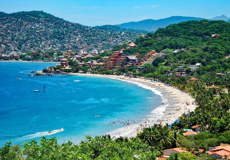 Playa La Ropa, Zihuatanejo