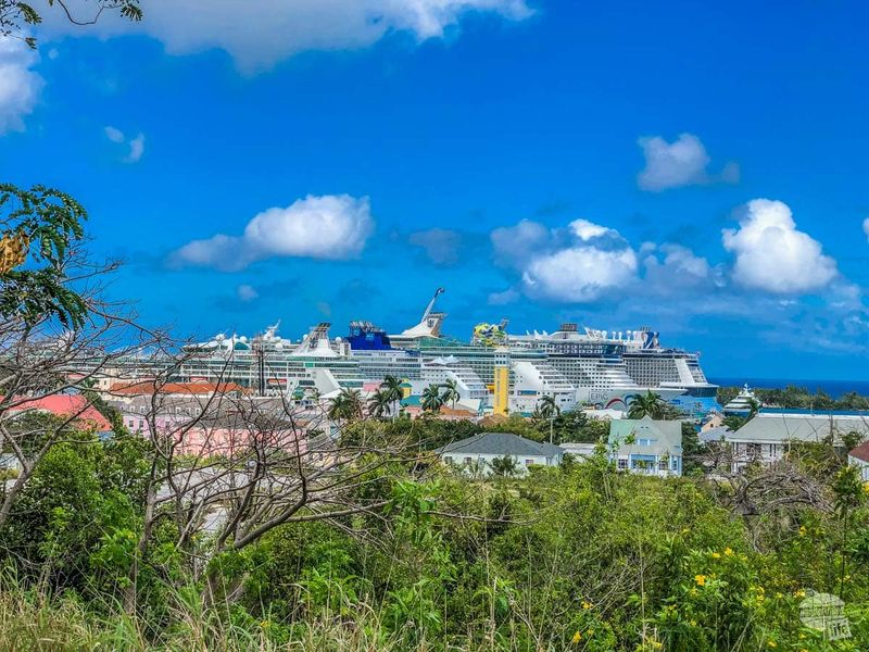Nassau, Bahamas: Cruise Ship Chaos