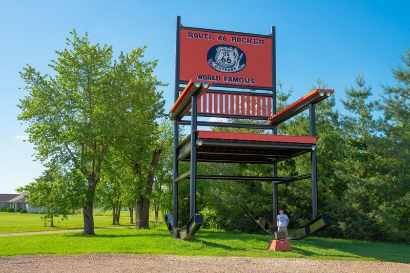 Giant Rocking Chair – Missouri