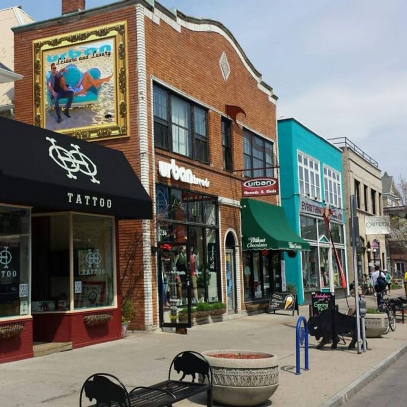 Explore Elmwood Village