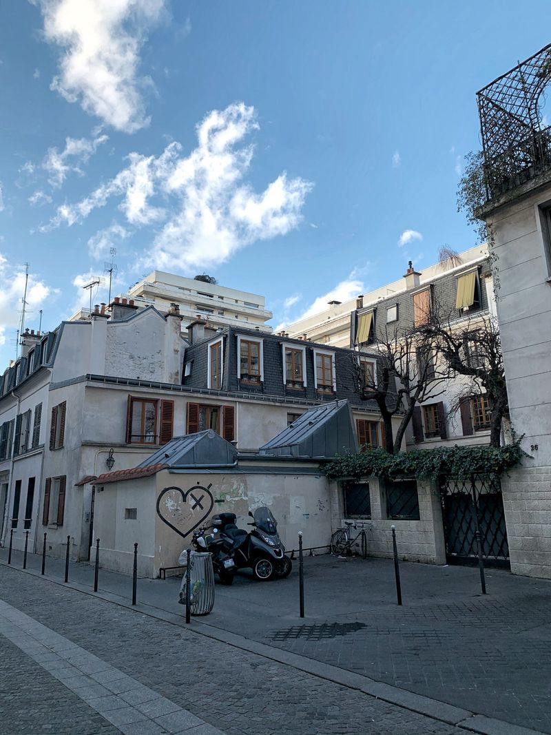 Rue Raymond Losserand Murals