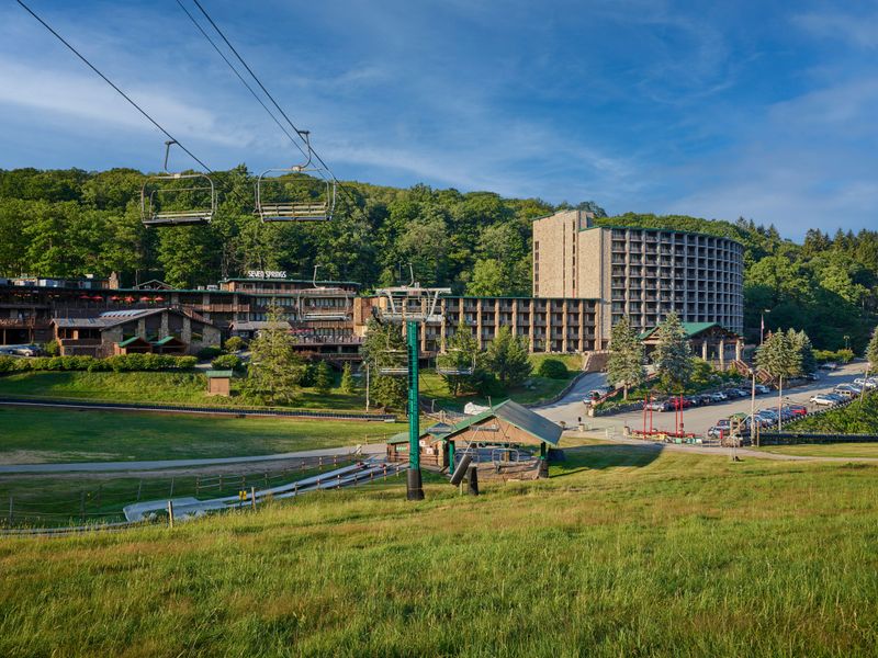Seven Springs, Pennsylvania: Faded Glory in the Laurel Highlands