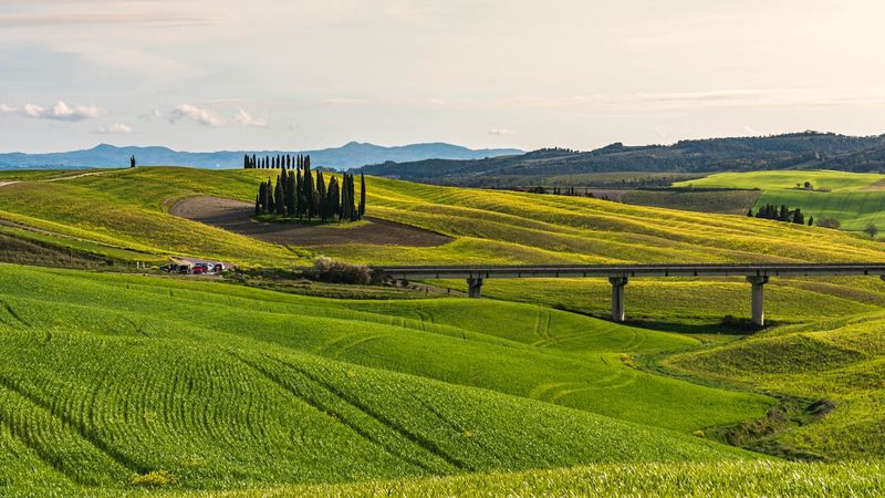 Tuscany Countryside: Rolling Perfection Beyond Postcards