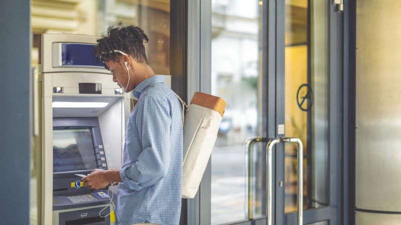 Avoid Airport Currency Exchange
