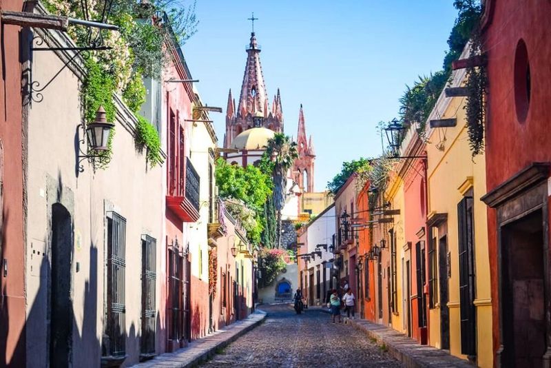 San Miguel de Allende, Mexico: Colonial Color