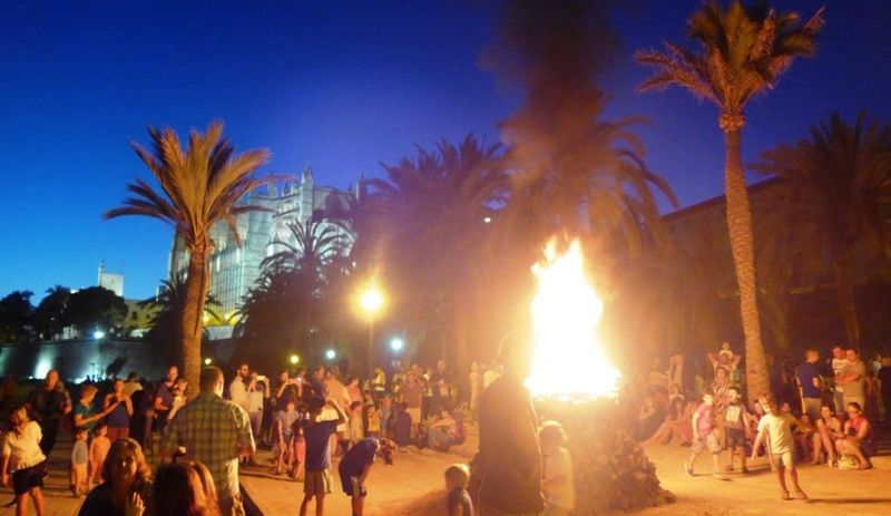June: Summer Begins With Midsummer Magic