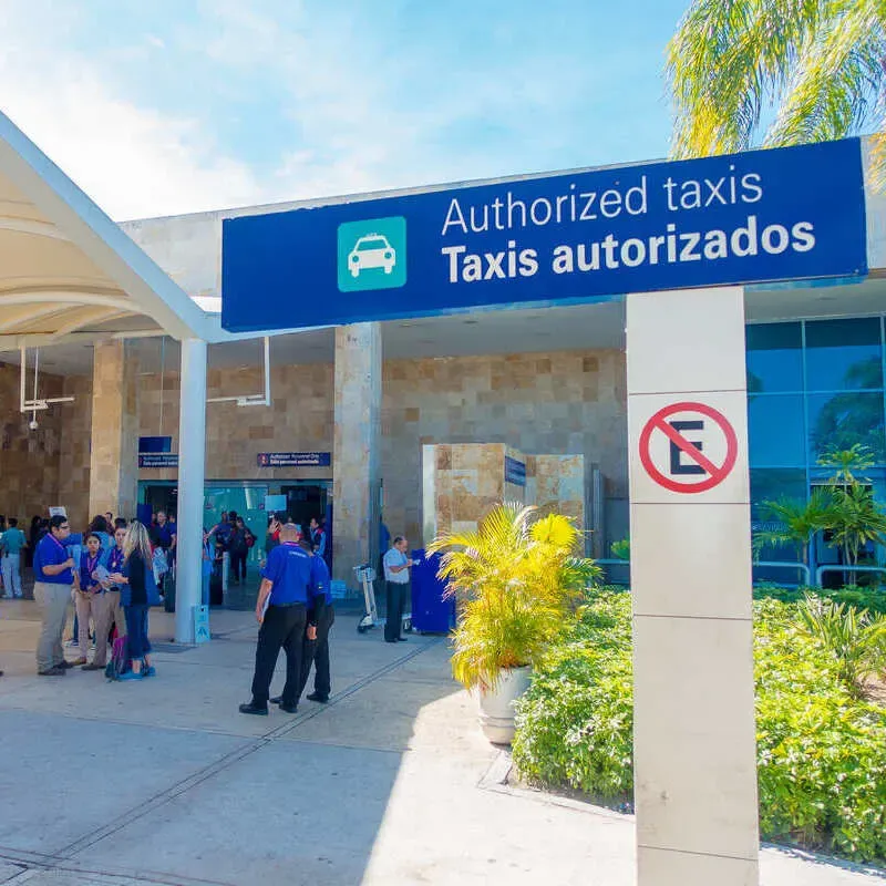 Trusting Unofficial Taxis (Traveler Mistake)